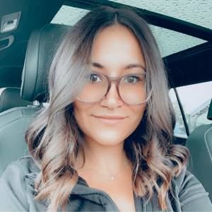 Meet your Posher, Chloé